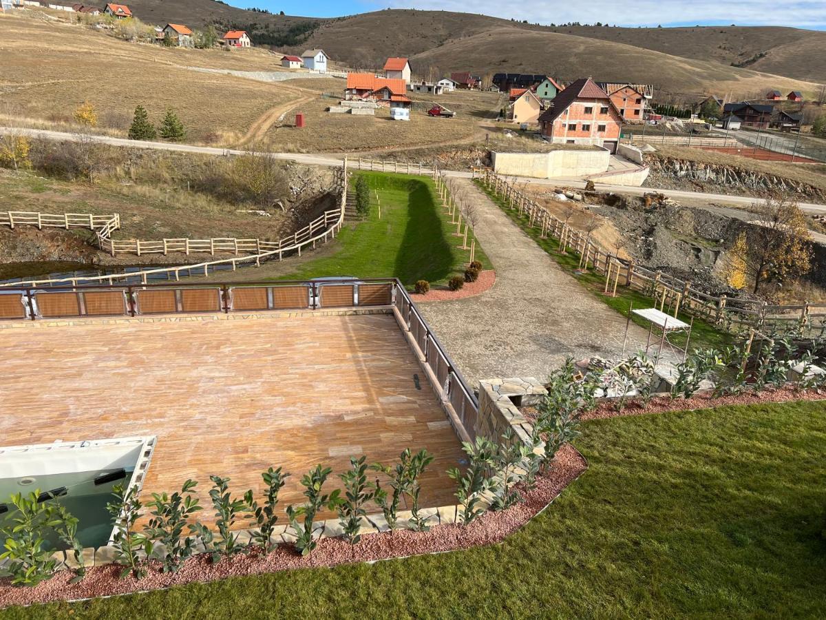 Wooden Valley Zlatibor Resort Bagian luar foto